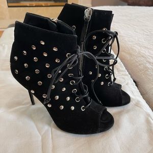 Gorgeous Giuseppe Zanotti peek a boo  booties